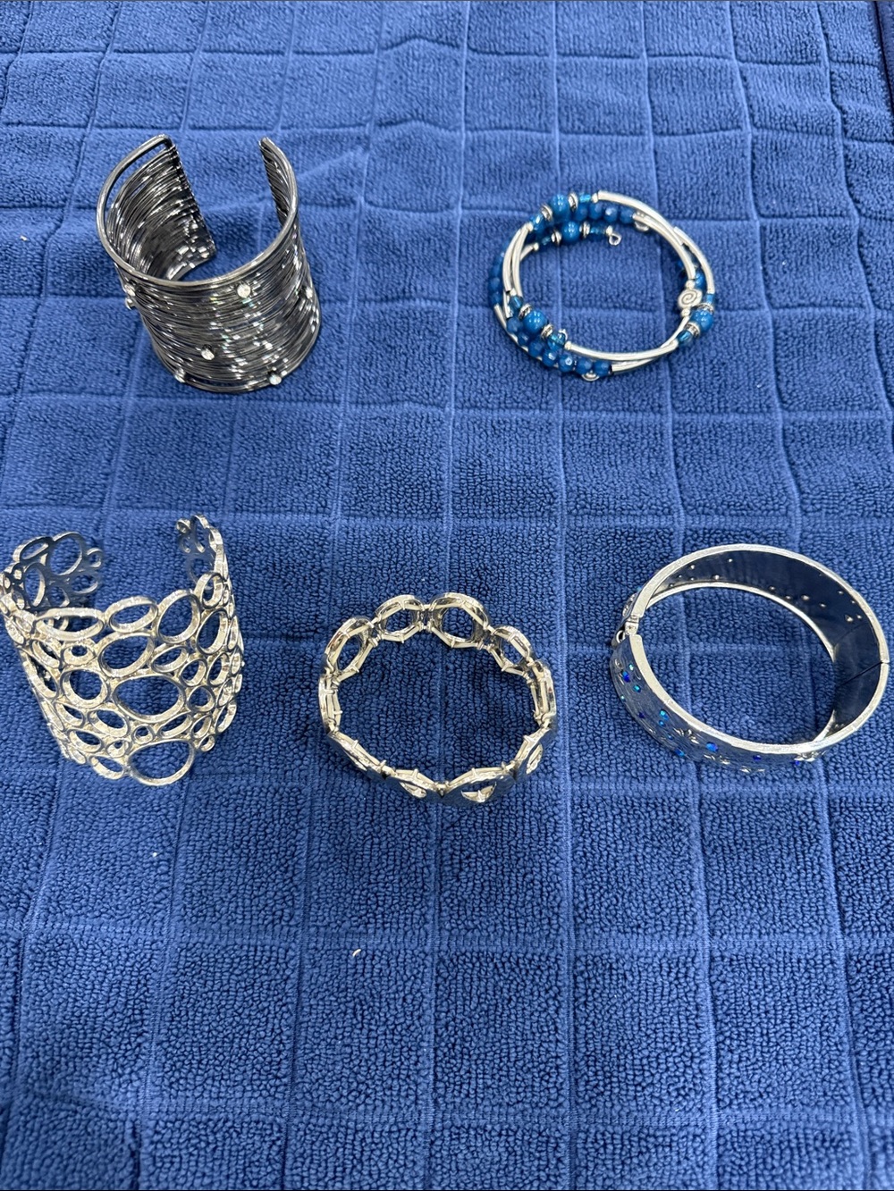 Paparazzi- Lot of 14 Mixed Bracelets
